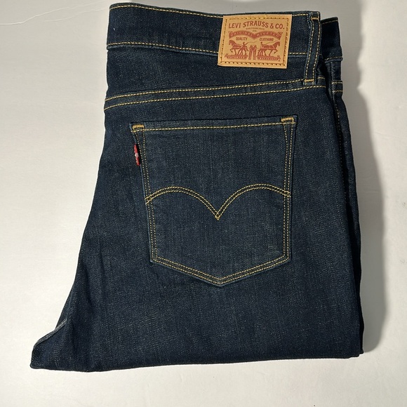 Levi’s Women’s 311 Shaping Skinny Jean - Picture 6 of 16